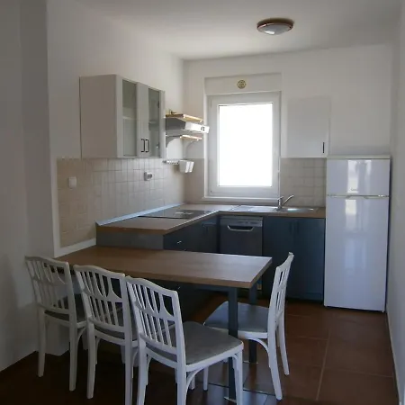 Zobic Family Apartment *