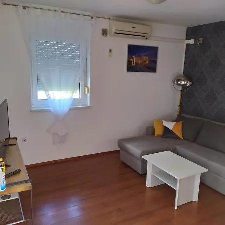 Zobic Family Apartment Rab Town
