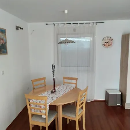 Апартаменты Zobic Family