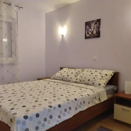 Zobic Family Apartment Rab Town