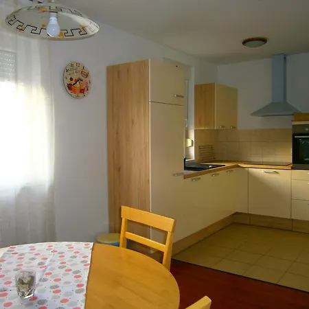 Zobic Family Apartment Rab Town