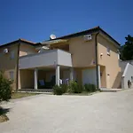 דירה Zobic Family ראב